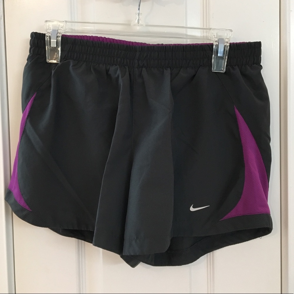 Women’s Nike running shorts medium